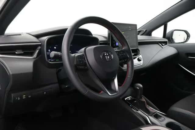 Toyota Corolla (2025) thumbnail 2