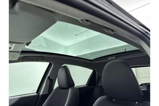 Toyota Yaris (2014) thumbnail 5