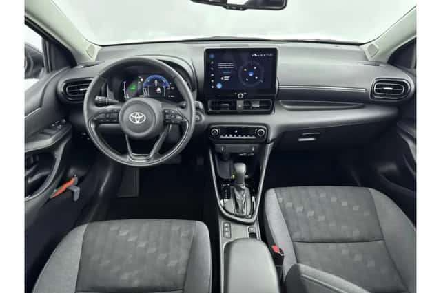 Toyota Yaris (2025) thumbnail 2