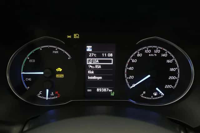 Toyota Yaris (2019) thumbnail 3