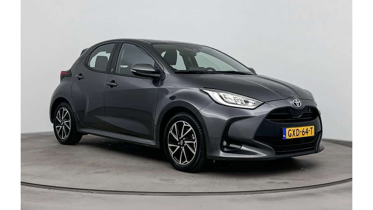Toyota Yaris (2023) — foto 1