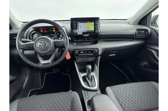Toyota Yaris (2023) thumbnail 2