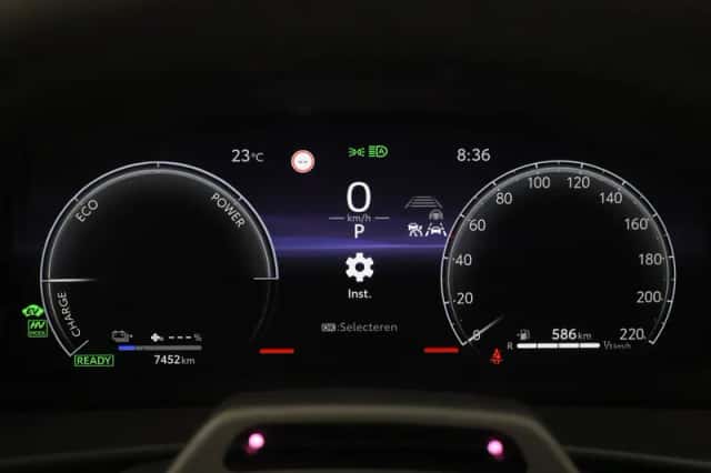 Toyota C-HR (2025) thumbnail 3