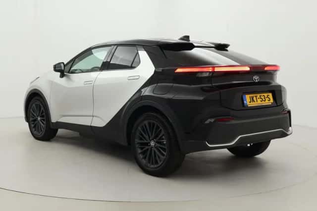 Toyota C-HR (2025) thumbnail 4