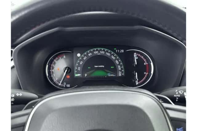 Toyota RAV4 (2020) thumbnail 3