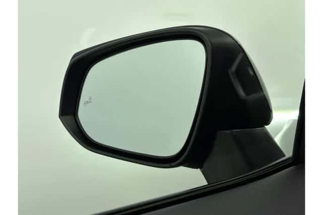 Toyota RAV4 (2020) thumbnail 6