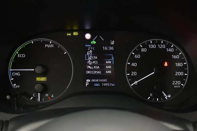 Toyota Yaris (2023) thumbnail 3