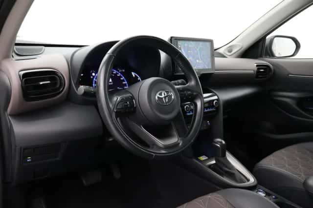 Toyota Yaris Cross (2022) thumbnail 2