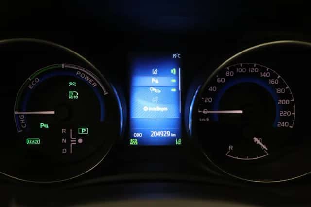 Toyota Auris (2015) thumbnail 3