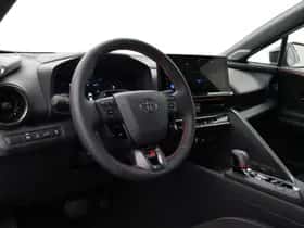 Toyota C-HR (2025) thumbnail 2