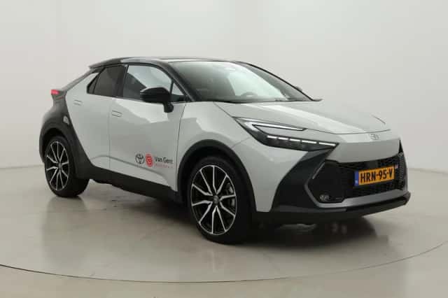 Toyota C-HR (2025) thumbnail 1