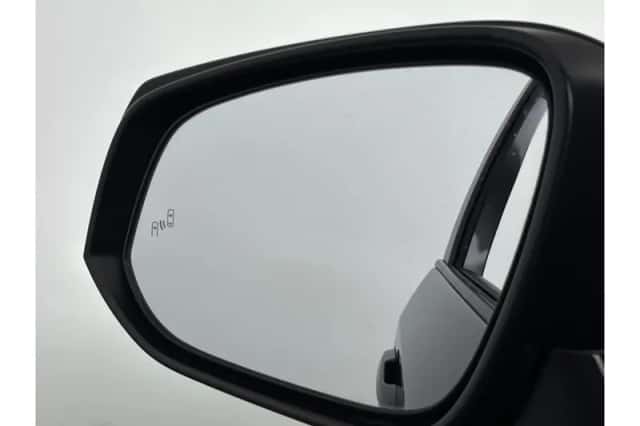 Toyota RAV4 (2023) thumbnail 5