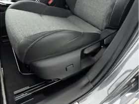 Toyota Corolla (2025) thumbnail 16