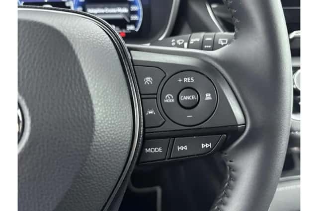 Toyota Corolla (2025) thumbnail 6