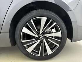 Toyota Corolla (2025) thumbnail 9