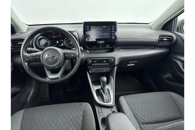 Toyota Yaris (2023) thumbnail 2