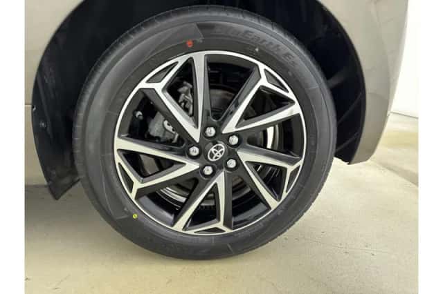 Toyota Yaris (2023) thumbnail 4