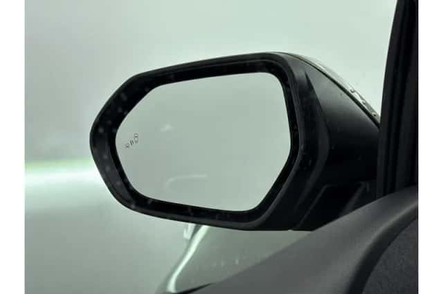 Toyota Yaris (2023) thumbnail 5