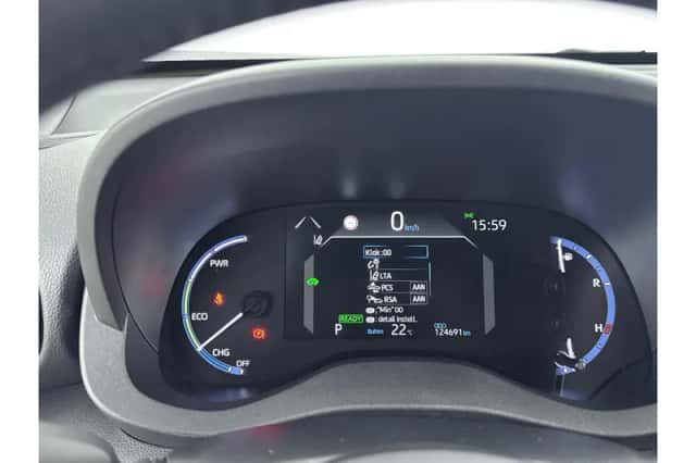 Toyota Yaris Cross (2022) thumbnail 3