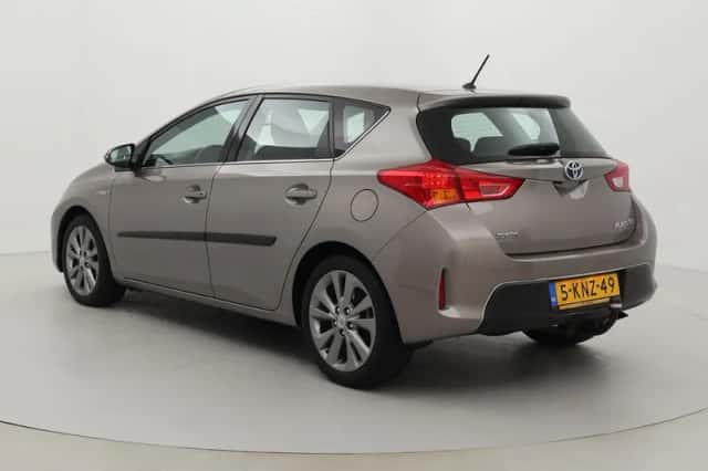 Toyota Auris (2013) thumbnail 4