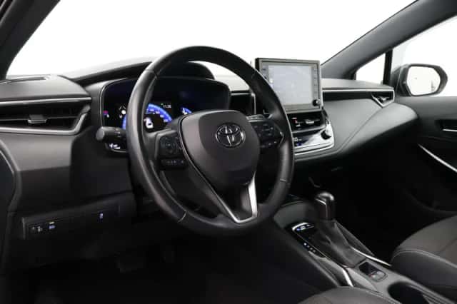 Toyota Corolla (2021) thumbnail 2