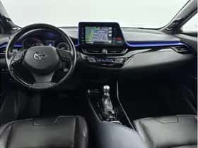 Toyota C-HR (2017) thumbnail 2