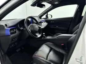 Toyota C-HR (2017) thumbnail 14