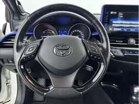 Toyota C-HR (2017) thumbnail 17