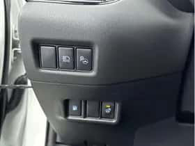 Toyota C-HR (2017) thumbnail 7