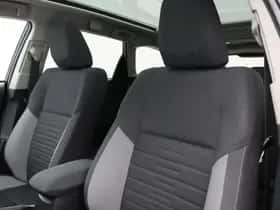 Toyota Auris (2016) thumbnail 12
