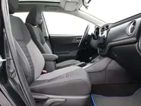 Toyota Auris (2016) thumbnail 35