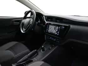 Toyota Auris (2016) thumbnail 36