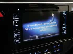 Toyota Auris (2016) thumbnail 8