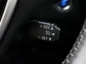 Toyota Auris (2016) thumbnail 9