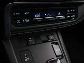 Toyota Auris (2016) thumbnail 10