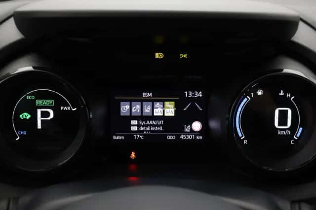 Toyota Yaris (2023) thumbnail 3