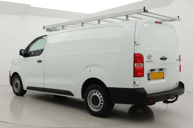 Toyota Proace (2024) thumbnail 3
