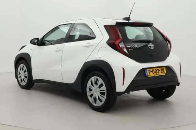 Toyota Aygo X (2022) thumbnail 4