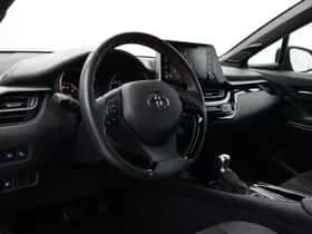 Toyota C-HR (2021) thumbnail 2