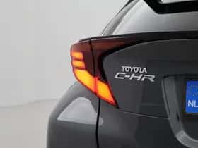 Toyota C-HR (2021) thumbnail 16