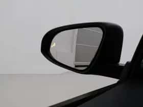 Toyota C-HR (2021) thumbnail 5