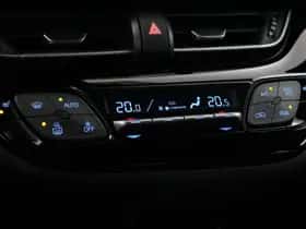 Toyota C-HR (2021) thumbnail 7