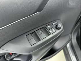 Toyota Yaris Cross (2025) thumbnail 16