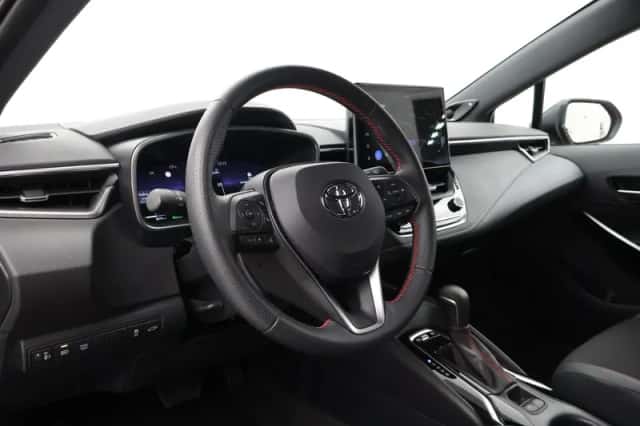 Toyota Corolla (2025) thumbnail 2