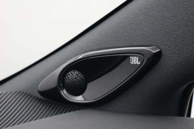 Toyota Corolla (2025) thumbnail 6