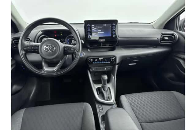 Toyota Yaris (2022) thumbnail 2