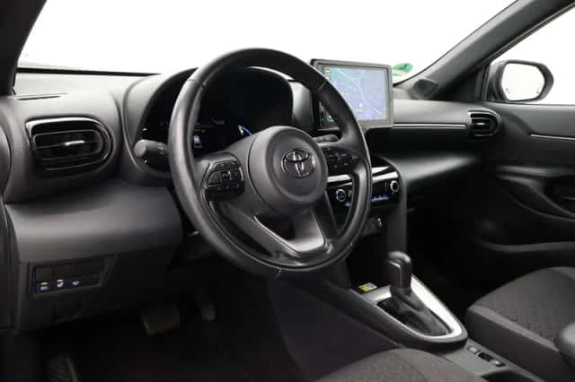 Toyota Yaris Cross (2023) thumbnail 2