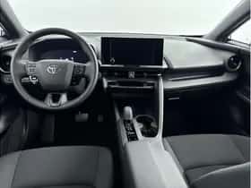 Toyota C-HR (2025) thumbnail 2