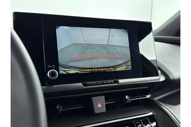 Toyota C-HR (2025) thumbnail 5