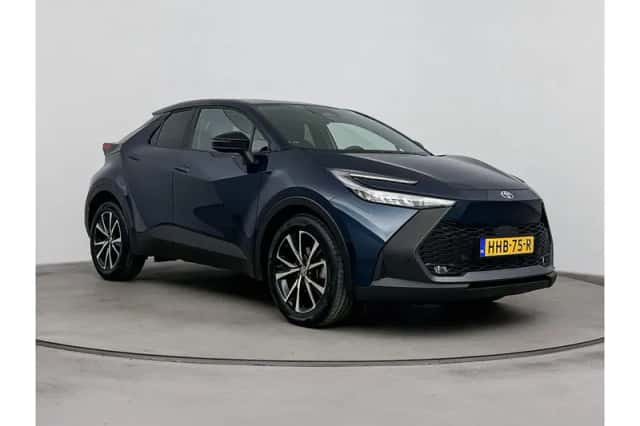 Toyota C-HR (2025) thumbnail 1